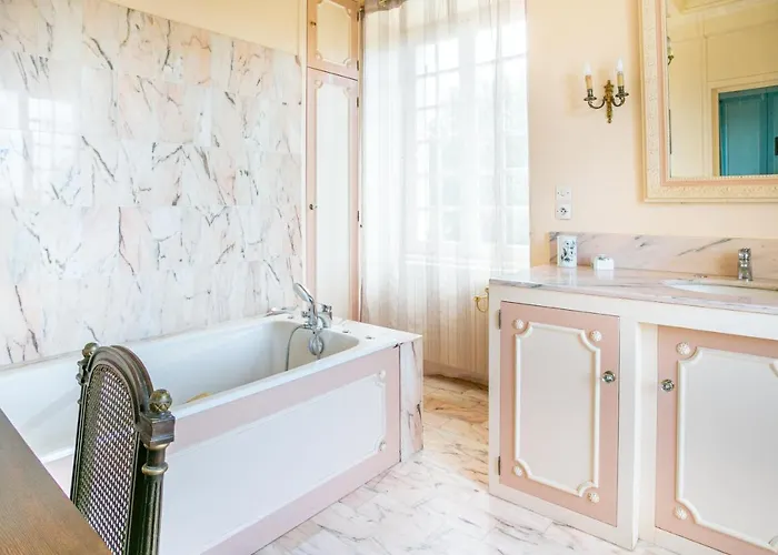 La Cour D'audouville بيت للعطل