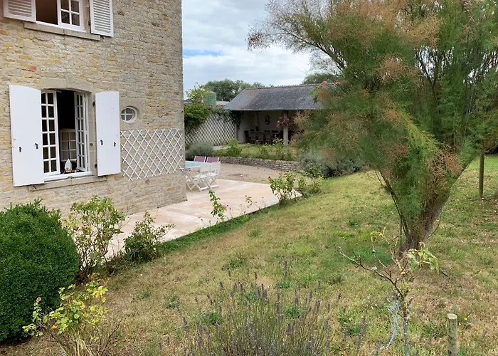 La Cour D'audouville * Audouville-la-Hubert